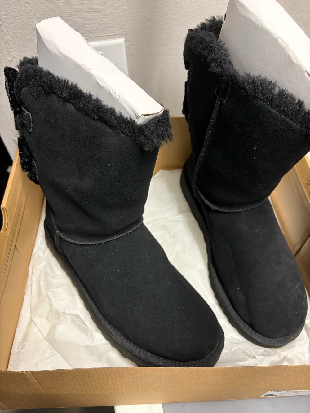 UGG Bailey Bow Crushed Velvet Black Boots Women’s Size 10